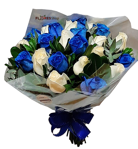 3866 Blue and white roses